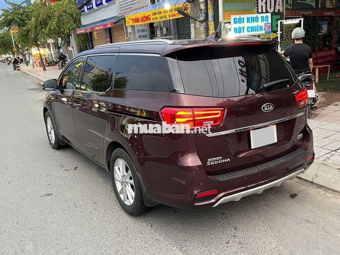 Kia Sedona model 2021 máy dầu bản full
