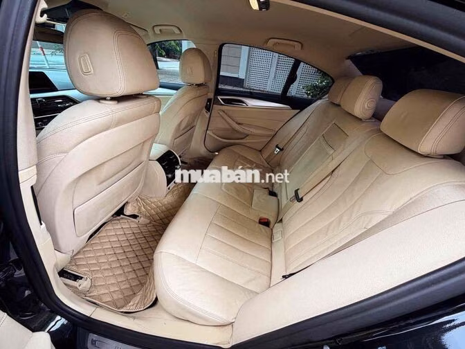 BMW 520i Đen Tự động 5 chỗ