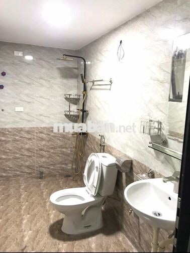 HOT, cho thuê văn phòng mạn Vạn Phúc 4tr5