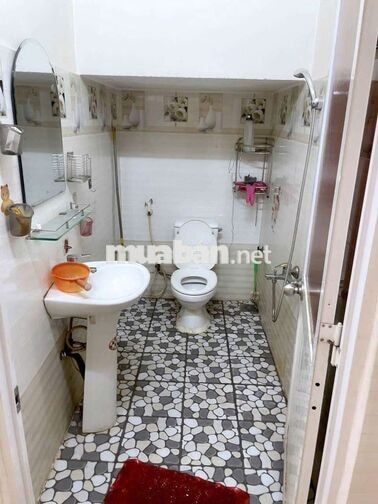 Cho thuê nhà Lầu Trệt gần Ký túc xá khu b và siêu thị Go Dĩ An