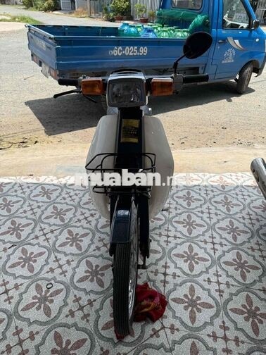 Honda Cub 50 Trắng Xanh