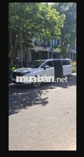 Hyundai Custin Trắng