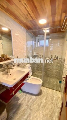 CHO THUÊ CĂN HỘ 2 PN FULL NỘI THẤT CÓ CỬA SỔ P8 GIÁ 7 TRIỆU/THÁNG