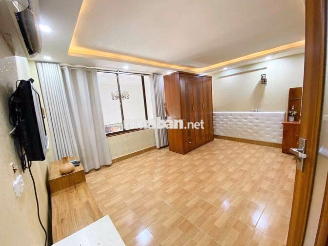 Mặt Tiền Đỗ Quang - 2PN - 18 triệu/ tháng