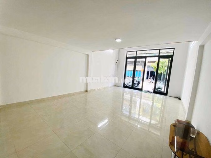 Mặt Tiền Đỗ Quang - 2PN - 18 triệu/ tháng