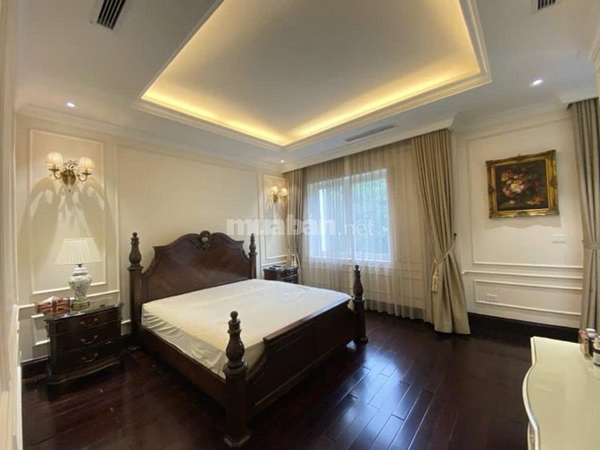 Biệt thự Vin Anh Đào, 134m2, mt 9m, nội thất đẳng cấp 5 sao, 60,5 tỷ