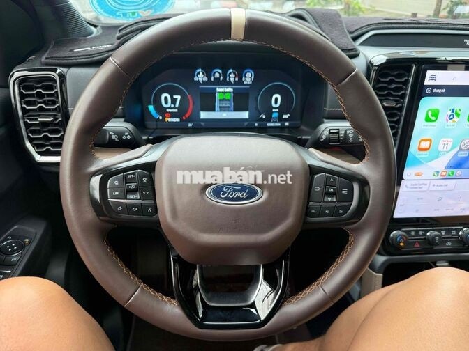 Ford Everest Titanium 7 chỗ Tự động Trắng