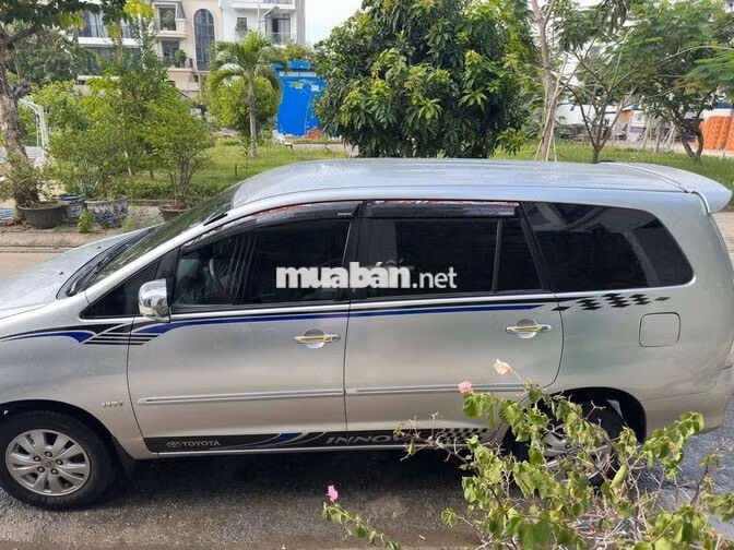 Toyota Innova V 2011 Bạc 118.000 km