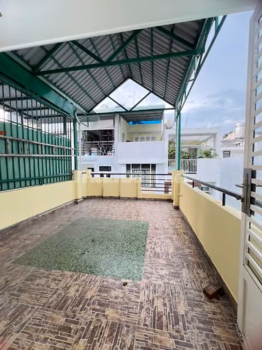 Cho thuê nhà mới đẹp 4 tầng lầu Hẻm Xe Hơi Hẻm 565 Nguyễn Trãi, P7, Q5