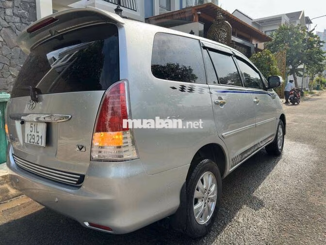 Toyota Innova V 2011 Bạc 118.000 km