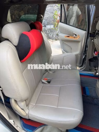 Toyota Innova V 2011 Bạc 118.000 km