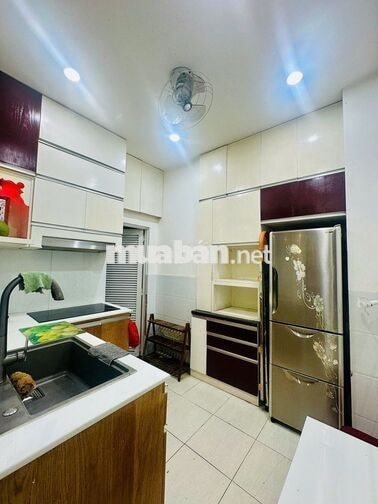 Cho thuê nhà nguyên căn ( hẻm 315 ) 1 trệt 2 lầu , Q.3 