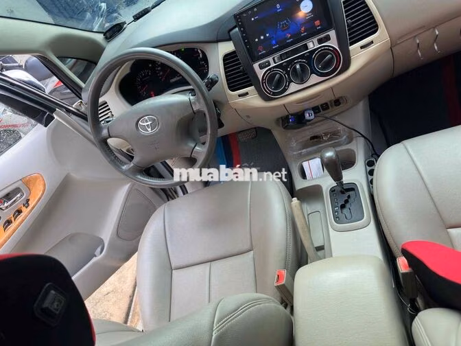 Toyota Innova V 2011 Bạc 118.000 km