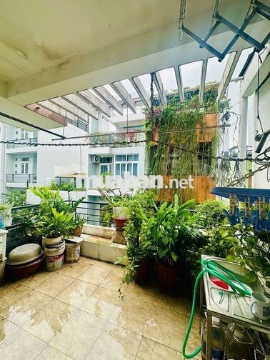 Cho thuê nhà nguyên căn ( hẻm 315 ) 1 trệt 2 lầu , Q.3 
