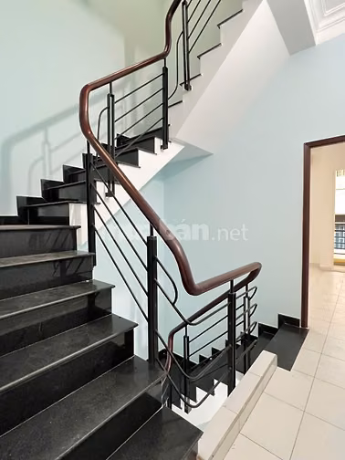 Cho thuê nhà mới đẹp 4 tầng lầu Hẻm Xe Hơi Hẻm 565 Nguyễn Trãi, P7, Q5