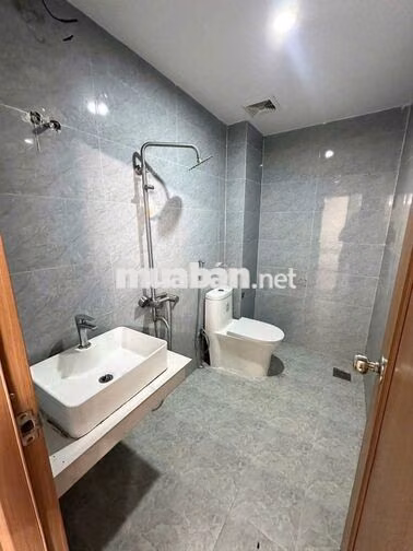 NHÀ KIỆT NGÔ CHÂN LƯU- CÓ NỘI THẤT CƠ BẢN