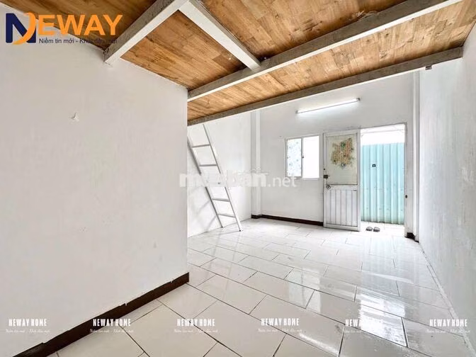 DUPLEX NGAY ĐH CÔNG NGHIỆP CỬA SỔ TRỜI BAN CÔNG ĐI BỘ QUA TRƯỜNG IUH