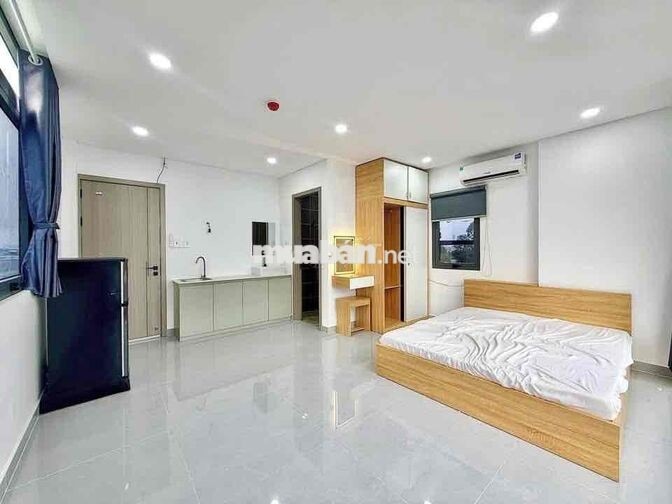 Phòng 35m2_ Studio cửa sổ lớn_ 66 Hoa Hồng ( Phan Xích Long)