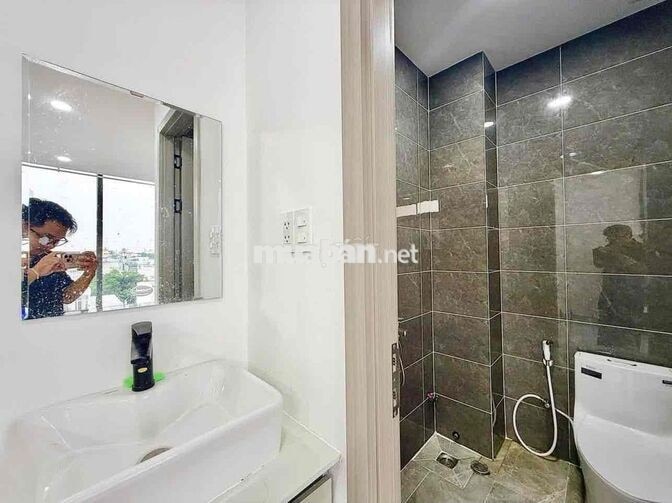 Phòng 35m2_ Studio cửa sổ lớn_ 66 Hoa Hồng ( Phan Xích Long)