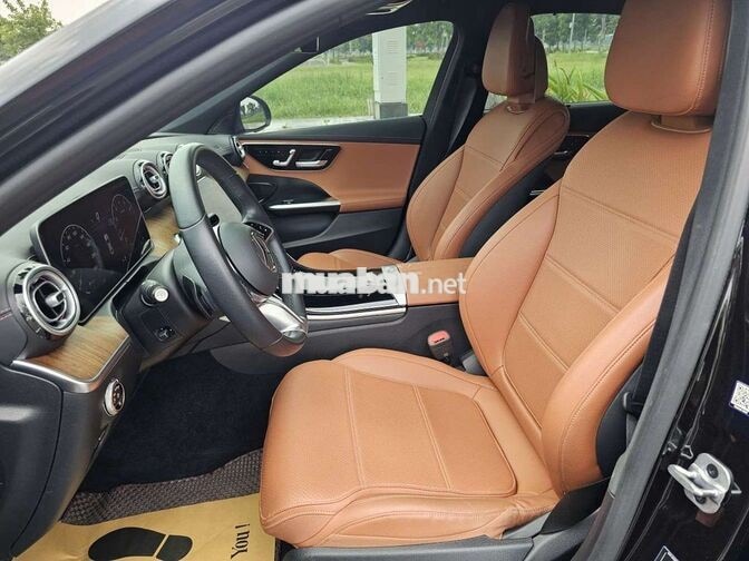 Mercedes-Benz C200 Avantgarde Plus 2023 Đen