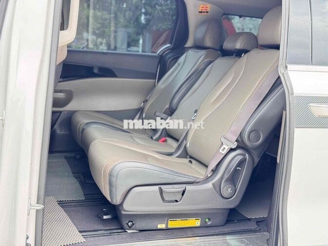 Kia Carnival 2024 Premium 8 chỗ Trắng