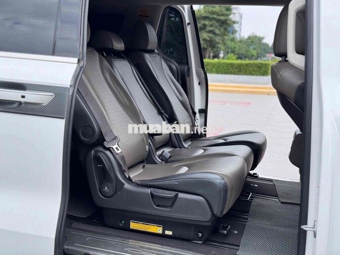 Kia Carnival 2024 Premium 8 chỗ Trắng