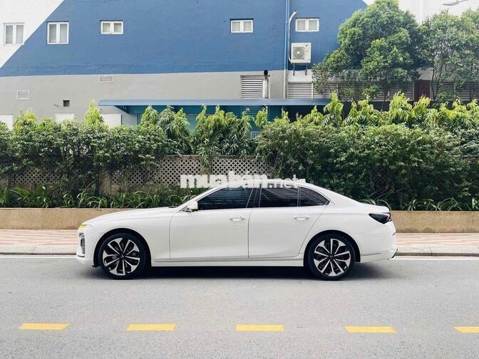 Ít đi chỉ 3 vạn km, Lux A Premium 2021 Trắng