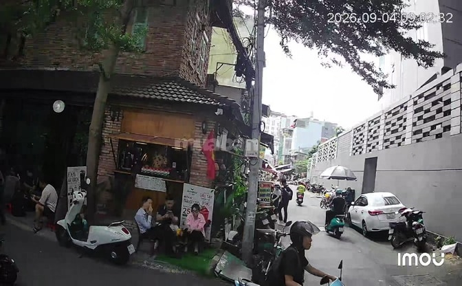 Khu bán hàng ăn uống ngay chợ văn thánh và tòa nhà pearl plaza,parkvie