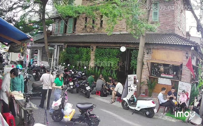 Khu bán hàng ăn uống ngay chợ văn thánh và tòa nhà pearl plaza,parkvie