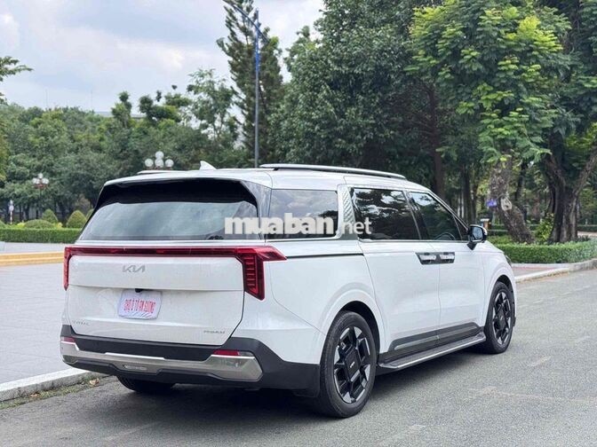 Kia Carnival 2024 Premium 8 chỗ Trắng