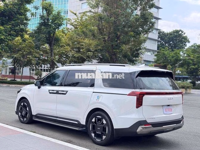 Kia Carnival 2024 Premium 8 chỗ Trắng