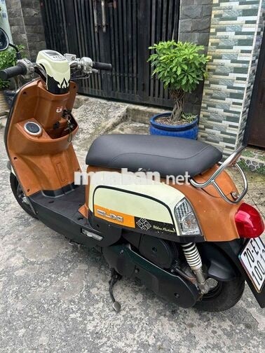 Yamaha Cuxi Fi 2012 Nữ Kem, Nâu bs70 xe mộc đẹp ạ