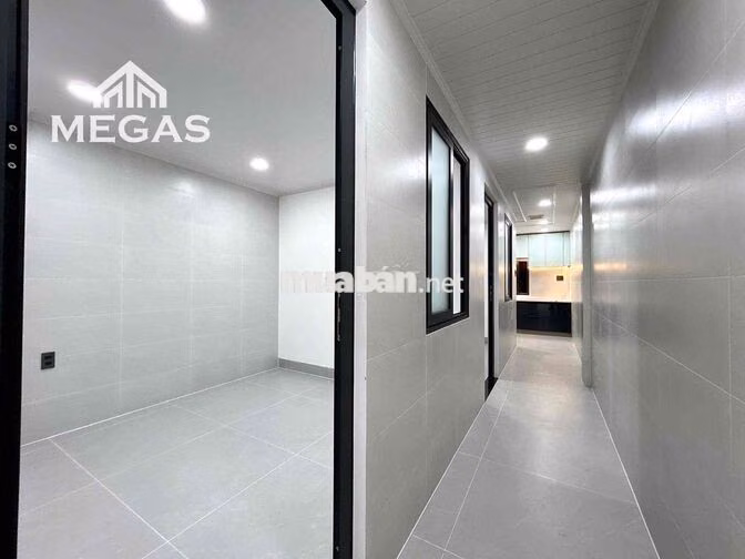 Nhà nguyên căn ngay mặt tiền Nguyễn Cửu Vân