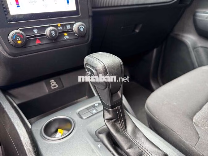 Ford Ranger XLS 4x2 AT 2023 Trắng 20.000 km