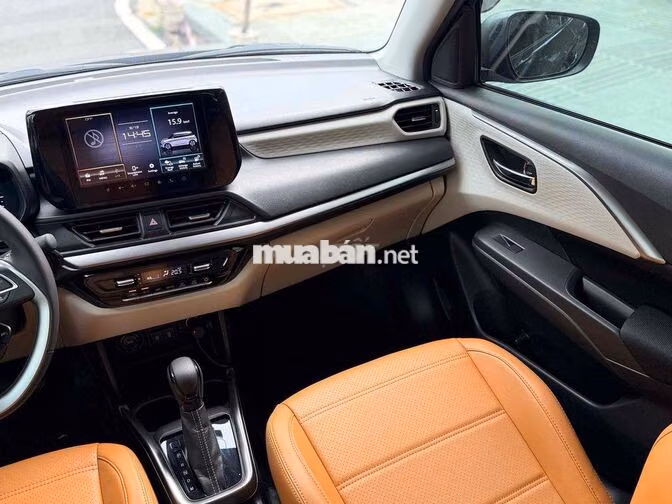 Suzuki Swift Hybrid 11/2025 Đen 3.000 km