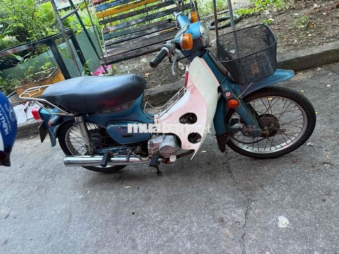 Honda Super Cub 50 Xanh trắng