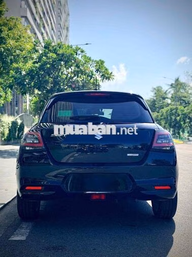 Suzuki Swift Hybrid 11/2025 Đen 3.000 km