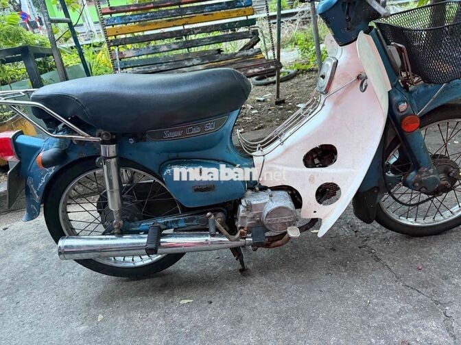Honda Super Cub 50 Xanh trắng