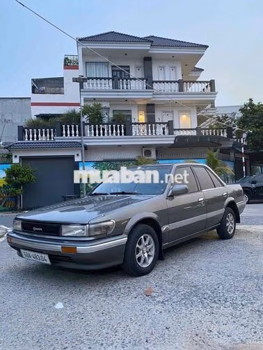 Nissan Bluebird U12 Số sàn Xám 5 chỗ