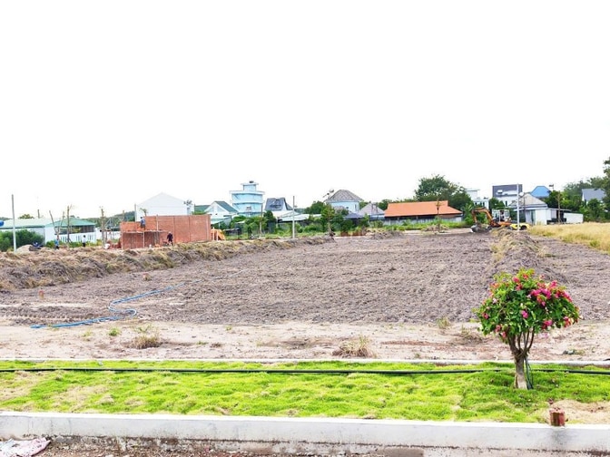 225m2 có sẵn 60 m2 thổ cư giá 795 triệu tại Đường Lê Duẩn mt 24m