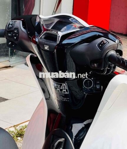 Honda SH 160i ABS 2025 Trắng đen bstp 9 chủ