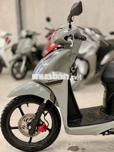 Honda Vision 2025 Xám xi măng odo 13000 km Xe Đẹp