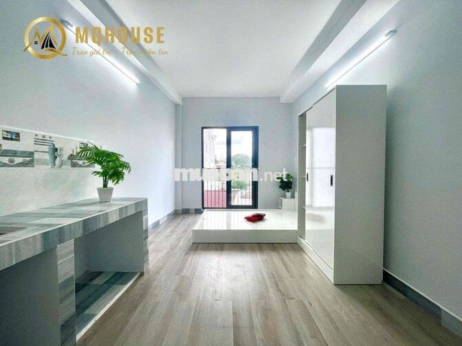 Studio ban công đối diện Học Viện Cán Bộ, cách ngã tư hàng xanh 1km.