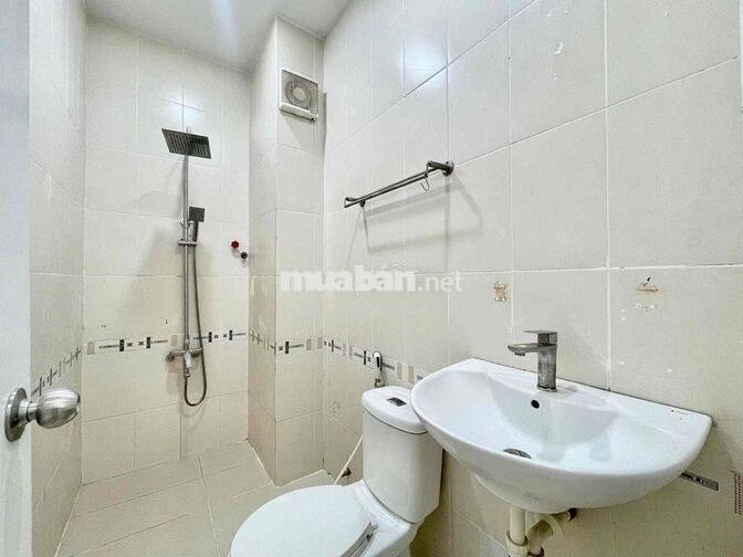 Căn hộ Ban công gần cầu Lê Văn Sỹ, VX Dân Chủ, HCMUE,UEH,HSU,BKU