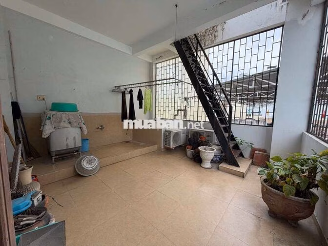 Cho thuê nhà nguyên căn Đường Nguyễn Trung Trực - Nha Trang