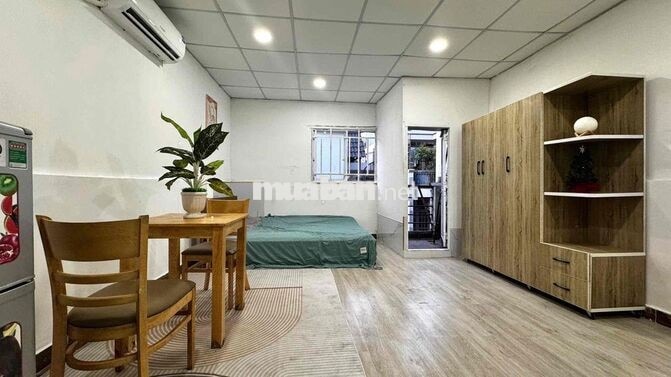 TRỐNG SẴN STUDIO BAN CÔNG ĐẦY ĐỦ NỘI THẤT NGAY CHỢ TÂN HƯƠNG