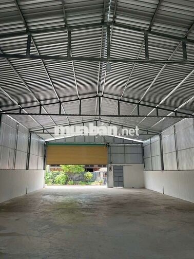 Kho mới gần trường tiểu học Tân Bình, 10x39m = 390m2 giá 9 triệu/tháng