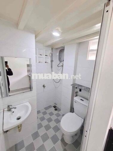 GÁC CAO PHÒNG RỘNG 30M2 NGAY NGÃ TƯ HÀNG XANH
