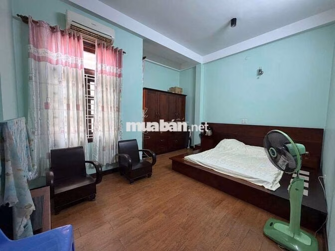 Cho thuê nhà nguyên căn Đường Nguyễn Trung Trực - Nha Trang