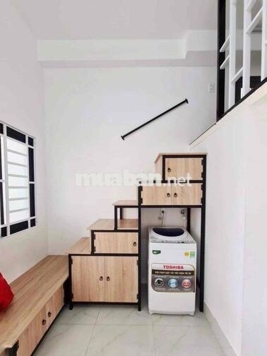 GÁC CAO PHÒNG RỘNG 30M2 NGAY NGÃ TƯ HÀNG XANH